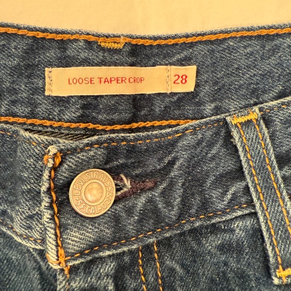 Levi’s Loose Taper Crop Capri Pants Size 28 | Big E Logo | Soft & Broken-In Fit - Picture 3 of 14